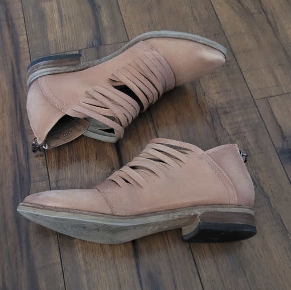 free‎ people -  Lost Valley Womens Ankle Boots - Picture 3 of 4